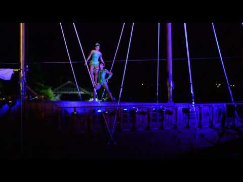 Night show "Le nuove avventure di Peter Pan" a Mirabilandia - passo a due Peter Pan e Trilly