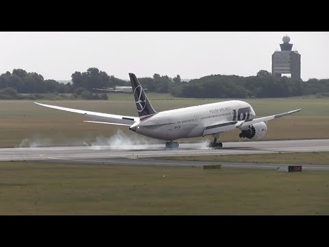 2017.07.07. LOT Boeing 787 first landing on Budapest - SHORT