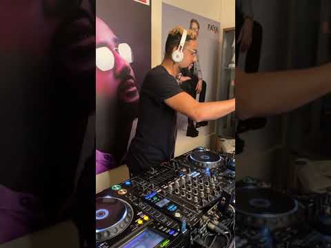 Dj Faya tocando para apoiar algumas famílias em Cabo Delgado