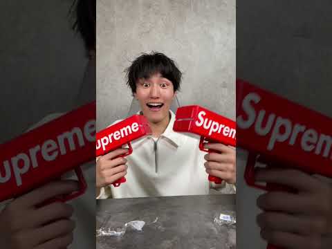 ISSEI funny video 😂😂😂 I try it! Money gun 💴🔫
