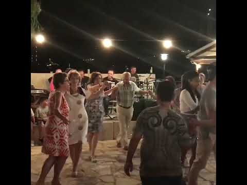 Kioni, traditional Greek dancing