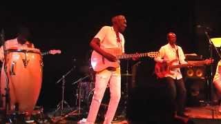 Oliver Tuku Mtukudzi - Ndima ndapedza live in Minneapolis