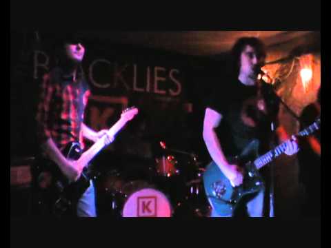 The Bugz - 20th Century boy (T.Rex) Live @ La Centrale Tiki Bar (Pisa, 6 aprile 2012)