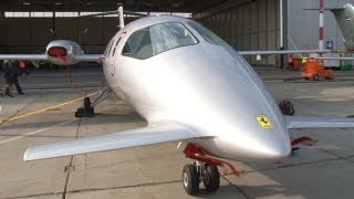 preview picture of video 'Une Ferrari volante et autres nouveautés de l'industrie aéronautique'