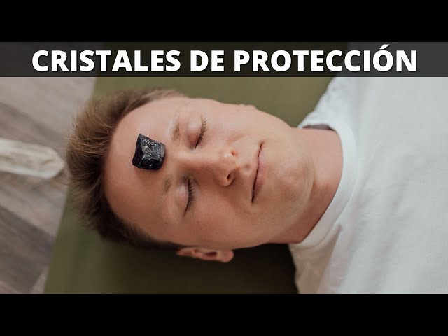 Vídeo relacionado con Cristal de cuarzo hexagonal natural, de Ularma, fluorita de curación, piedra preciosa de color verde o púrpura 7.5-8cm Colorful
