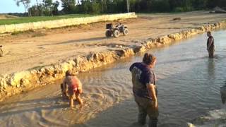 preview picture of video 'playing in a mud pit on brimstone tn'