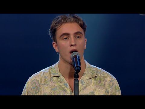 Kishti i tårar under Kevin Olssons solosång - Idol 2017 - Idol Sverige (TV4)