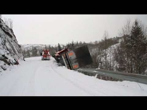 Truck plunges 60 meters: driver survives