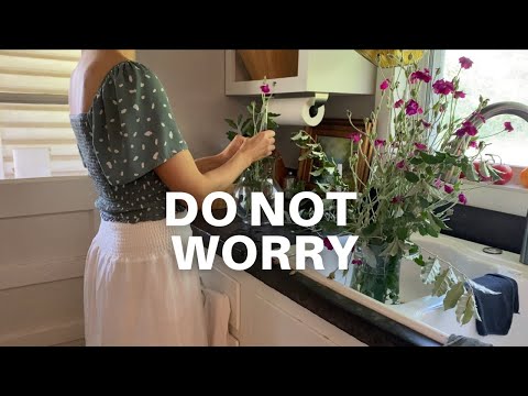 GOD IS BIGGER THAN FEAR | Overcoming Anxiety and Worry - Inspirational & Motivational Video