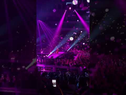 Ariana Grande concert 170919 in Taipei - sometimes