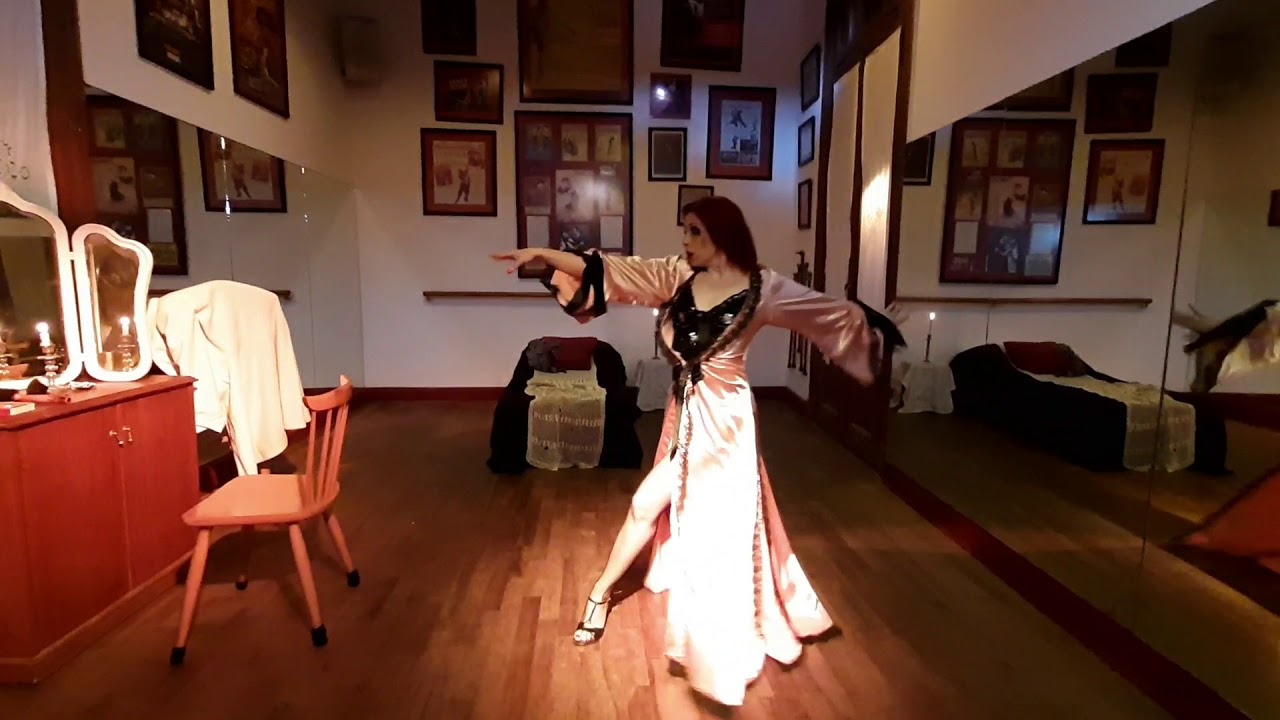 Barbara Ferreyra CAMPEONA TANGOCHAMPS - "Acompañada y Sola" - María Graña