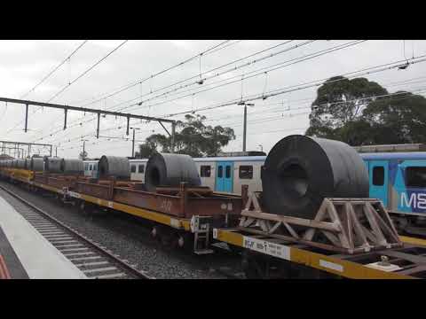 G531 G527 on Long Island Steel train at Frankston