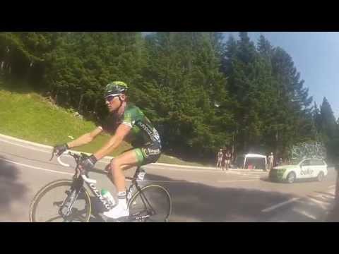 Thomas Voeckler stops mid race because they were booed by a spectator (Le Tour De France 2014)