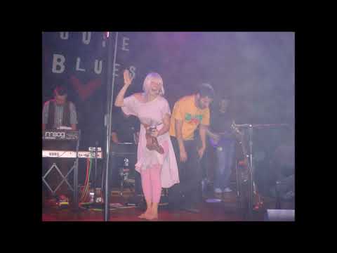 Zero 7 (feat. Sia) - The Pageant Of the Bizarre (Live BBC 6 Music May 23, 2006)