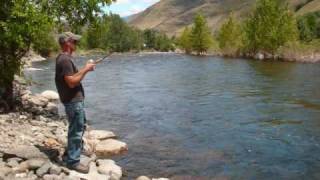 preview picture of video 'Little Salmon River Chinook Fishing'