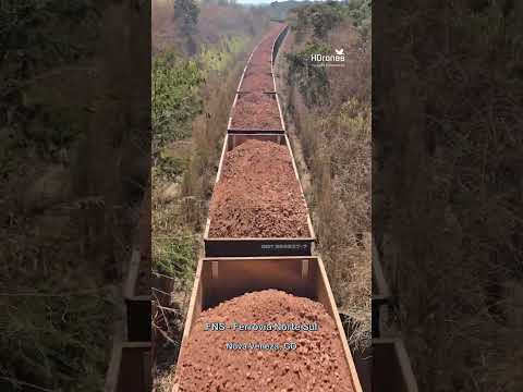 O INCRÍVEL TREM DE BAUXITA "JOÃO-DE-BARRO" PASSANDO RÁPIDO EM NOVA VENEZA NA FNS #ferrovia #goiás