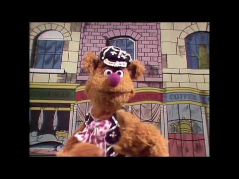 Muppet Songs: Fozzie Bear - Wotcher Knocked 'Em in the Old Kent Road