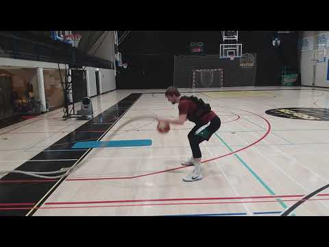 Battle rope ball handling series 1: waves up and down