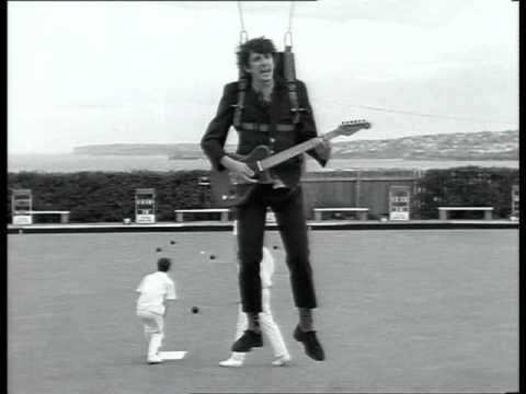 Pack Yr Suitcases video