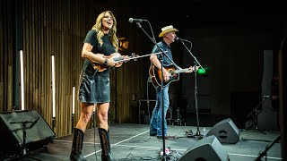 Max &amp; Heather Stalling &quot;No Kinda Dancer&quot; LIVE on The Texas Music Scene