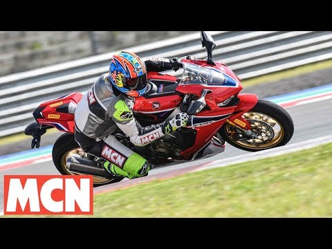 Pirelli Diablo Rosso Corsa II | Tyre Launch | Motorcyclenews.com