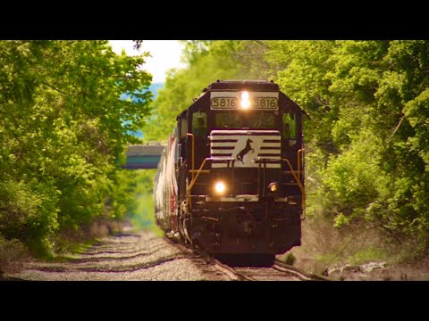 NS 5816 GP38-3 leads NS H76 through Three Bridges,NJ with a cool crew!
