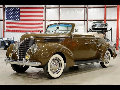 1938 Ford Deluxe Cabriolet Brown