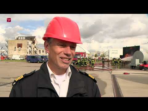 Brandweer Lelystad Airport oefent op Schiphol