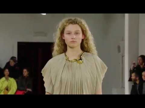 A.W.A.K.E. MODE AW20 RUNWAY