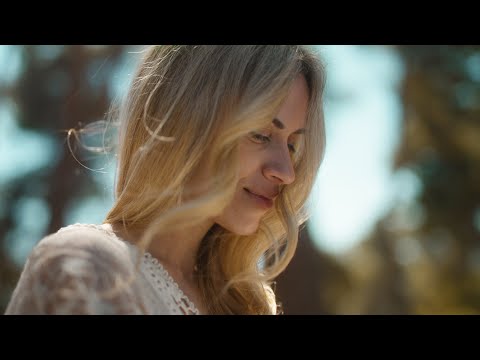 Σαββέρια Μαργιολά - Ντύσε Με Στα Χρώματά Σου (Official Music Video)