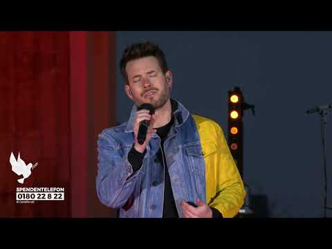 Revolverheld feat. Marta Jandová -  Halt dich an mir fest (Sound Of Peace Festival 20.03.2022)