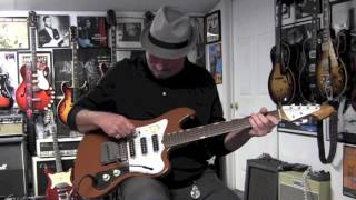 Video thumbnail for 1965 Teisco ET320 Guitar Demo by drowninginguitars