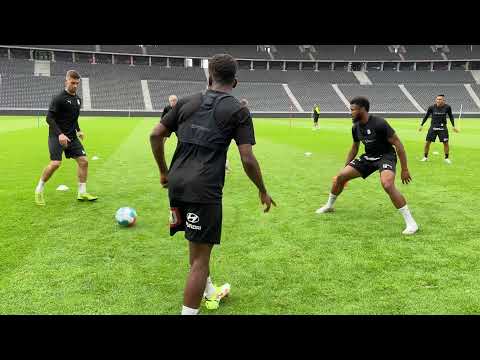 Keltamusta Berliinissä