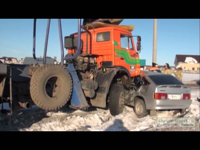 Чаллыда коточкыч юл һәлакәте: җиңел автомобильне “КамАЗ” бәрдергән (+видео)
