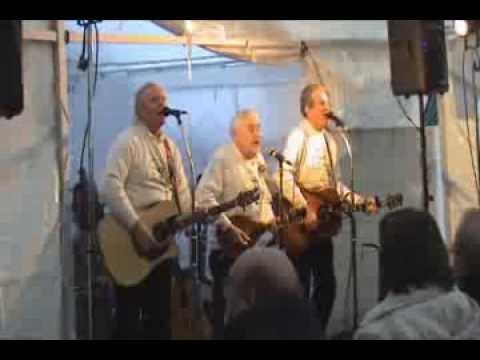 2014 T in The Car Park with Yard of Ale