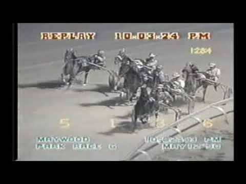 1990 Maywood Park STRIKE A POSE Walter Paisley