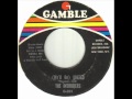 The Intruders - (We'll Be) United.wmv
