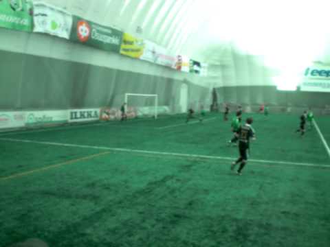 SJK-ViPa. Aarni Voutilainen imuroi Jesse Jääskeläisen vedon.