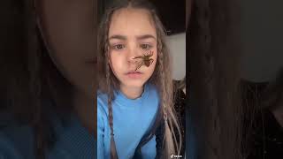 Mamma fa lo scherzo del ragno velenoso a Giulia con un nuovo filtro di tik tok! #shorts