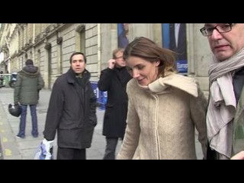 Clotilde Courau leaving Europ 1 radio station in paris