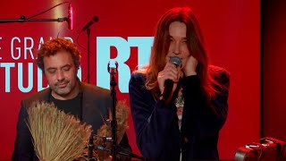 Carla Bruni - Un grand amour (Live) - Le Grand Studio RTL