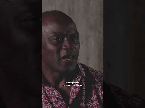 ¿Un artista que debería escuchar si soy nuevo en el jazz?   👤: Ola Onabule