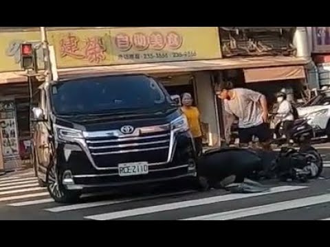 [Vídeo de danos no carro] Shubi (2023.09.20 Kaohsiung City, distrito de Xing, Bade 1st Road, Yalinsen 1st Road Exit