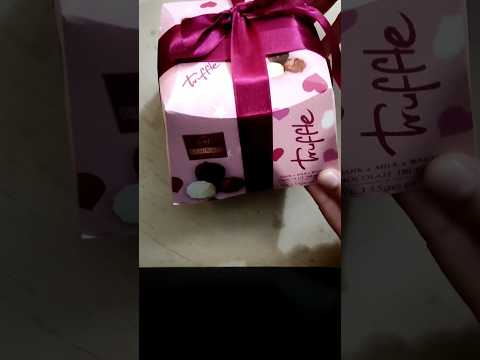Trying Out Elit Gourmet Collection Dark & Milk & White Chocolate Truffles