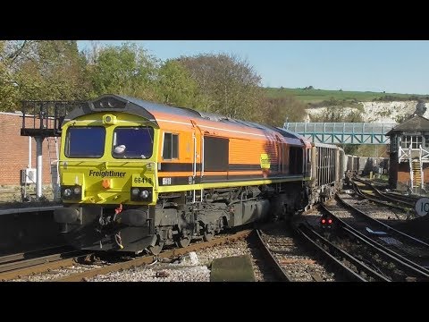 Freightliner Orange 66419 (7V00 Newhaven-Acton) @ Lewes - 8/11/19
