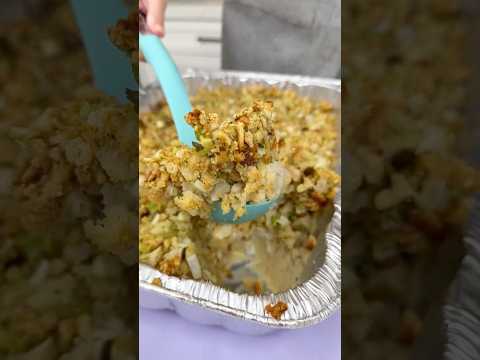 The perfect Thanksgiving side dish!  #easyrecipe #recipe #thanksgiving #cooking #stuffing