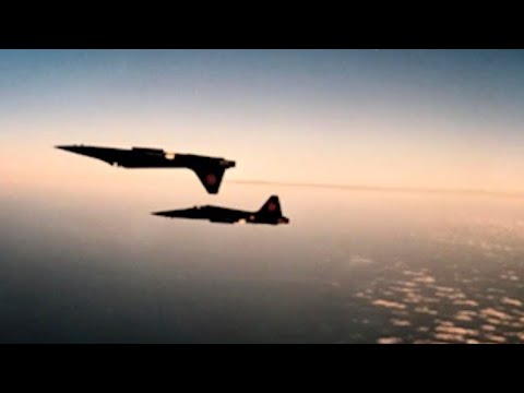 "Because I was Inverted" : Behind the Scenes with the REAL TOPGUN Instructors - F-5 Group (2/2)