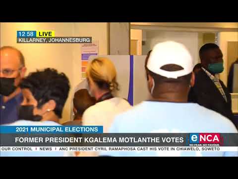 Former president Kgalema Motlanthe votes