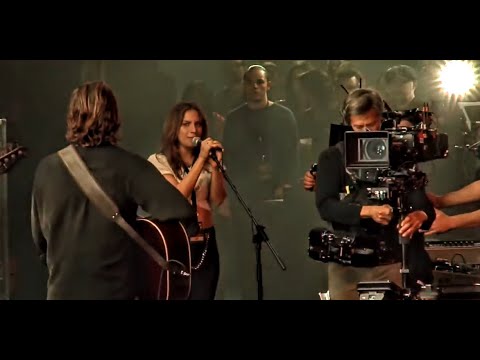 Lady GaGa and Bradley Cooper - shallow (versão por trás das câmeras)