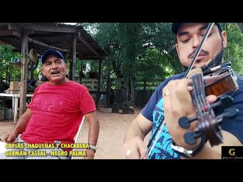 Germán Cassal y el Negro Palma guitarreada criollita interpretando coplas chaqueñas y chacarera.